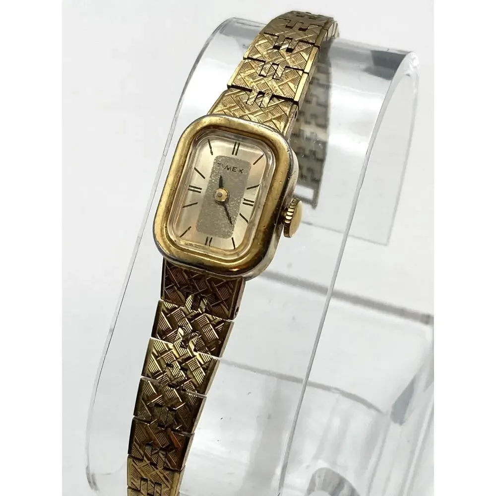 VTG 70'S Timex 17j Mechanical Wind Up Women's Petite Dress Watch 15mm Wist 6.25